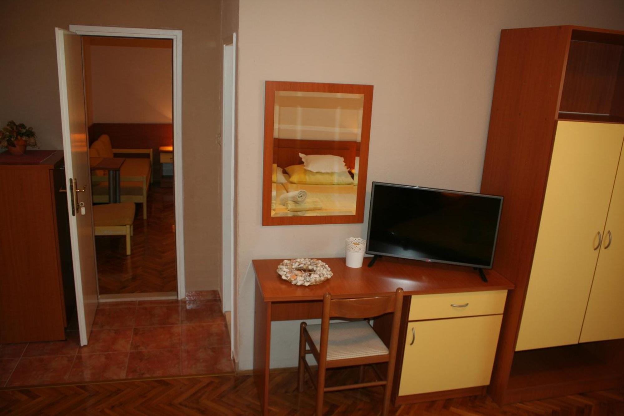 Rooms & Apartments Villa Anka Tučepi Oda fotoğraf