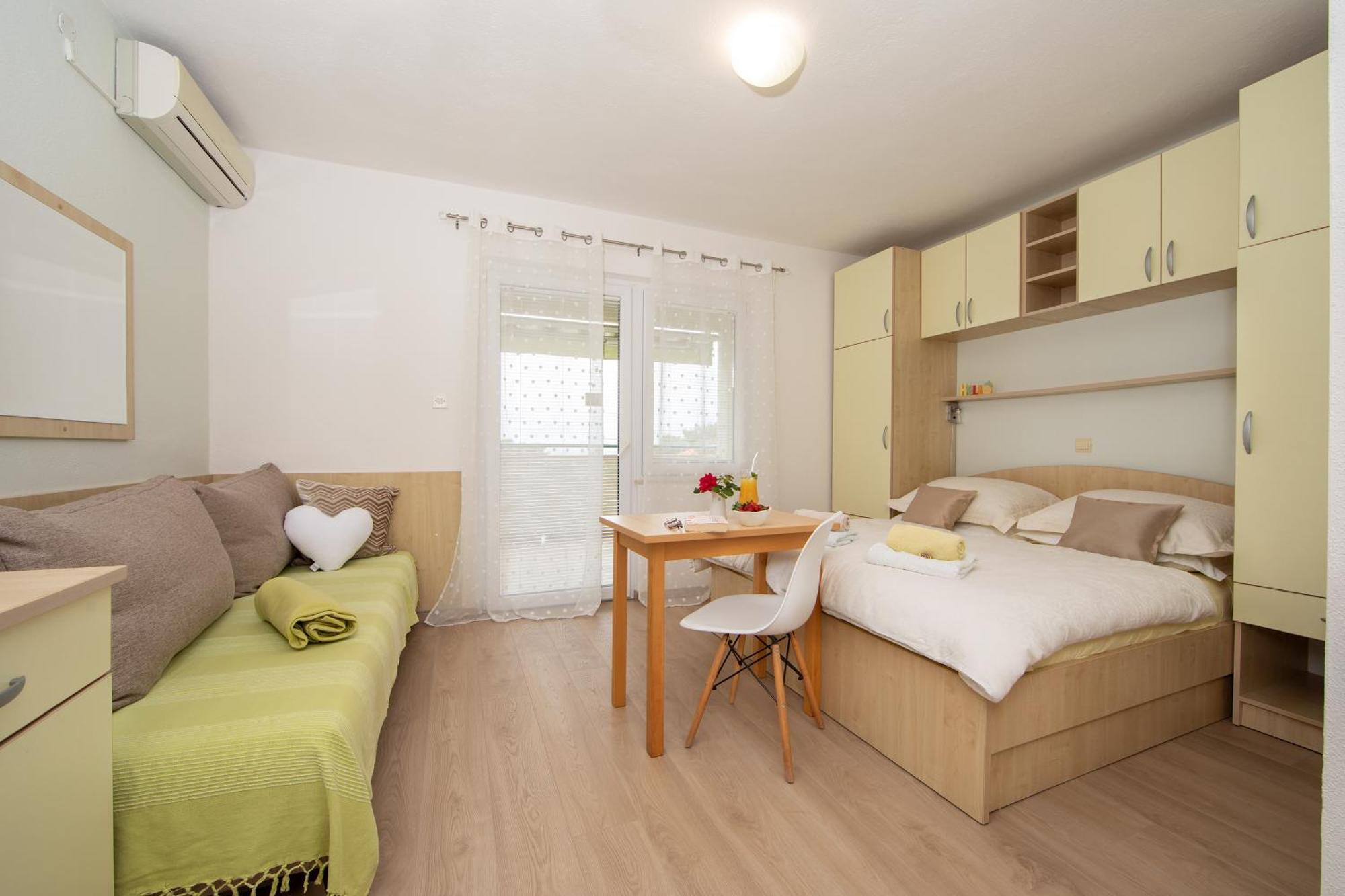 Rooms & Apartments Villa Anka Tučepi Dış mekan fotoğraf
